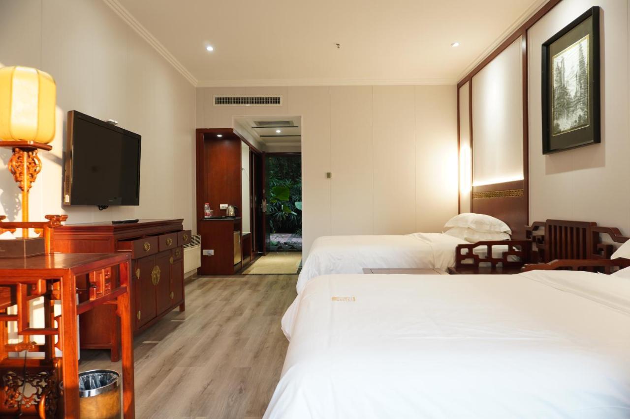 Guilin Yi Characteristic Hotel Coltd Экстерьер фото