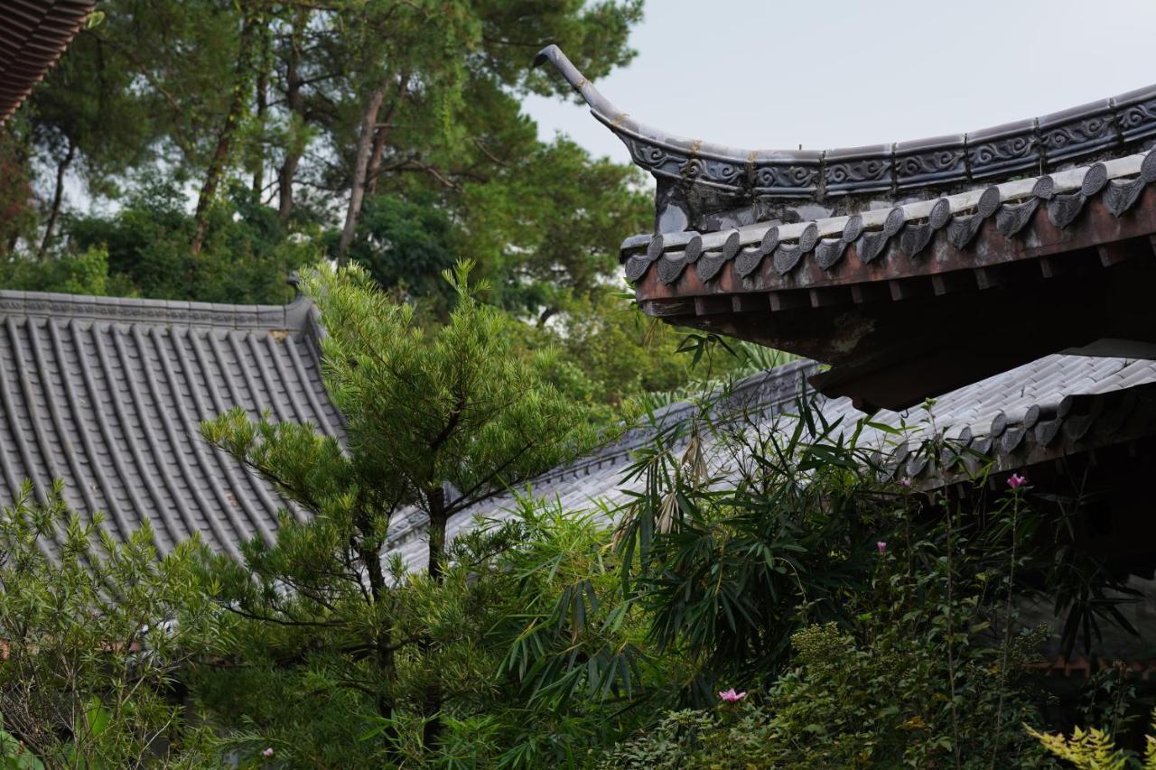 Guilin Yi Characteristic Hotel Coltd Экстерьер фото